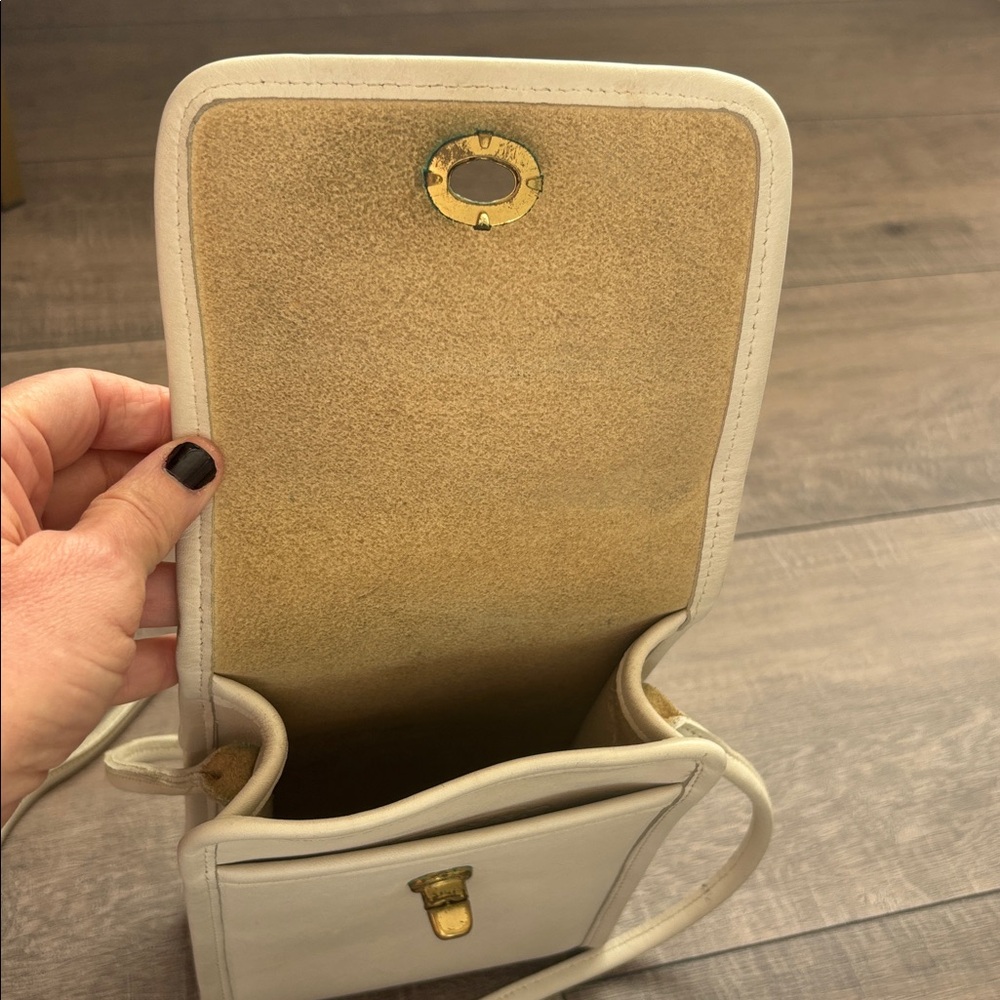 Vintage Coach Scooter Bag in color Bone - Picture 5 of 10